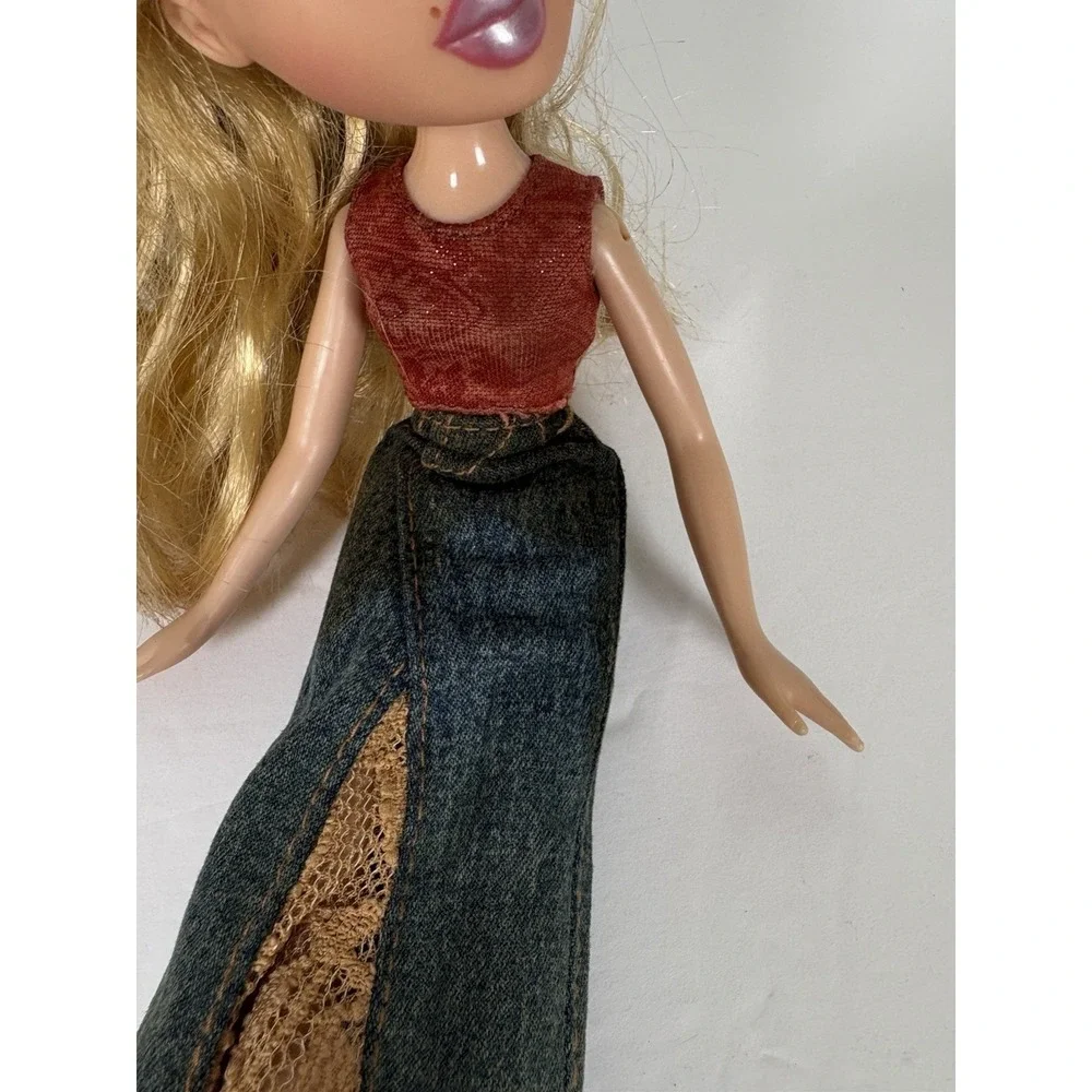 Bratz Doll Cloe 2001 MGA Blonde Y2K Fashion Doll w/ Outfit TLC